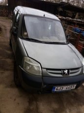 Prodám náhradní díly na peugeot partner 2.0 hdi