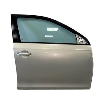Pravé přední dveře stříbrná LR7L VW Golf 6 kombi r.v. 2012