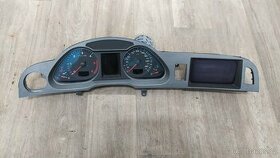 Audi A6 C6 budíky tachometr otáčkoměr