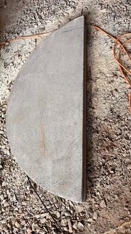 Betonový poklop... průměr 150 cm, výška 7cm - 1