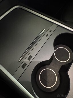 Tesla Model 3/Y USB dokovací stanice
