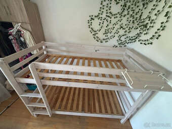 Prodám patrovou postel 90 x 200 cm z masivu