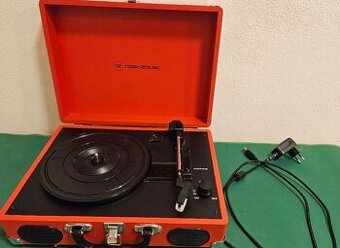 Gramofon s vlastním zesilovačem