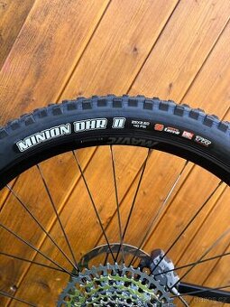 Maxxis minion DHR + minion DHF