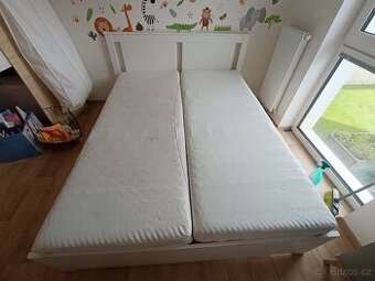 Postel 140×200 cm + 2× matrace
