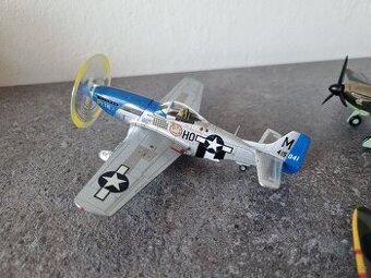 KOVOVÉ MODELY STÍHAČŮ 1:72