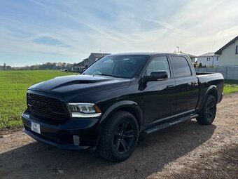 RAM 1500 HEMI 5.7 - SPORT 4x4 vzduchový podvozek
