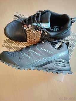 Dámská sportovní obuv , tenisky Umbro, vel.37