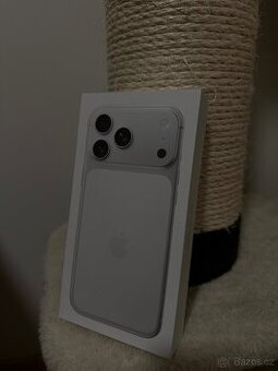 Apple iPhone 17 Pro Max 256GB stříbrný