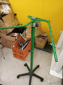 Obchodní stojan, štendr zelený