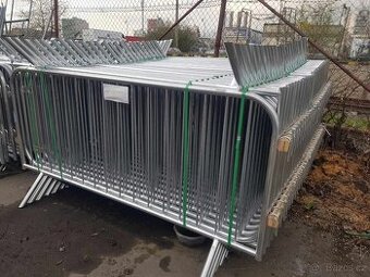 Mobilní samostojné zábrany