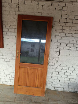 Masivní venkovní dveře