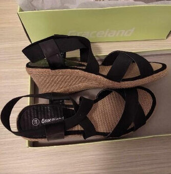 Dvoje nové dámské letní boty č. 38, zn. Graceland