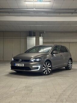 Volkswagen Golf GTE 1.4 TSI Plug-in Hybrid – výborný stav