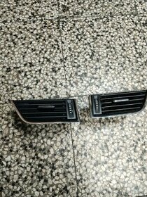 Škoda Octavia lll pravá a levá mřížka.