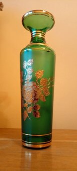 Velká skleněná váza se zlatým motivem růže