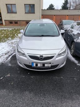 Opel Astra J 1.4 16V, 103kw, 2011