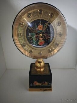 Staré ruské, těžké hodiny Vesna Zimuška, zima