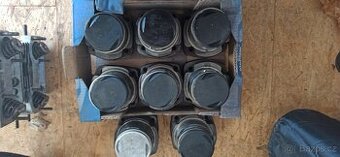 PRODÁM NA TATRA 613 SADU  MÁLO JETÝCH