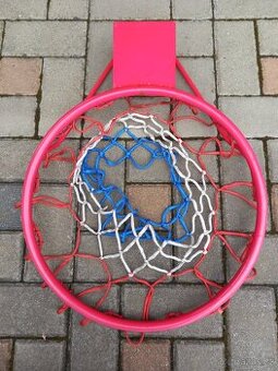 Basketbalová obroučka.