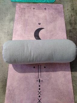 Bolster na jógu