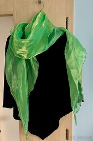 Světle zelený dlouhý tenký šál, nový, sleva 490 Kč. - 1