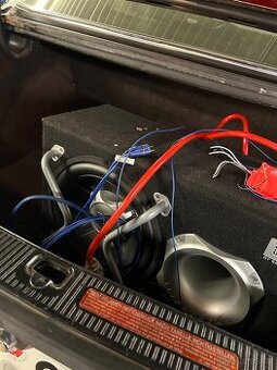 Zesilovač a subwoofer - 1
