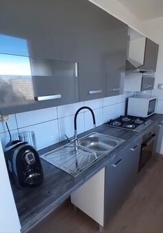 Dlouhodobý pronájem 3+1  68m2 a12m2 lodžie   Praha 4 Modřany