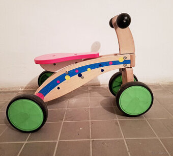 Dětské dřevěné odrážedlo