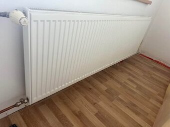 Topení / deskový radiátor Korado 180cm