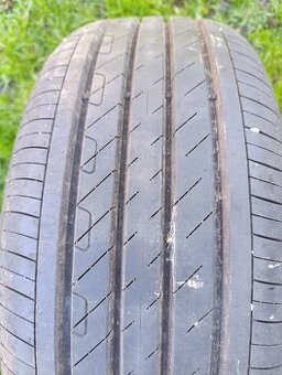 Prodám pneu.215 50 R18 - 1
