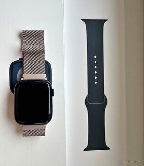 Apple Watch 8, 45mm + náhradní pásek