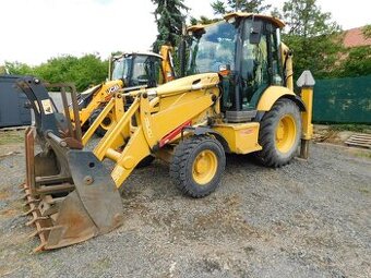 Traktorbagr KOMATSU WB 93 R, Hydraulická svahovka