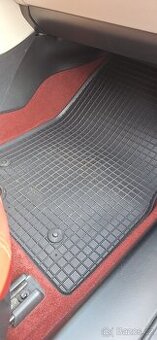 Prodám gumové koberce Mazda 6