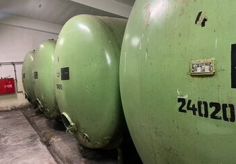 Železné nádrž 1,3,5,7,10,12,24,35,48,55,78,100tis LITRÚ