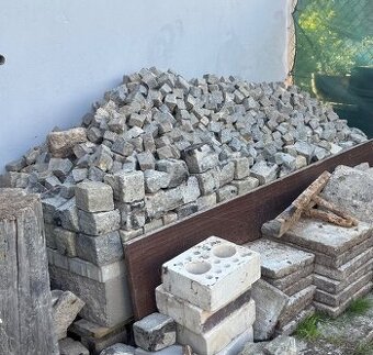 Dlažební kostky