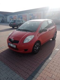 Toyota Yaris 1.3 VVT-i 64kW, benzín, 5dveří