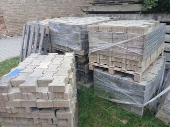 Zamkova dlažba yčko 8cm