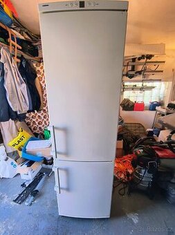 Prodám lednici s mrazákem Liebherr CP 40030