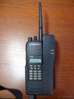 Motorola GP - vozidlový adaptér