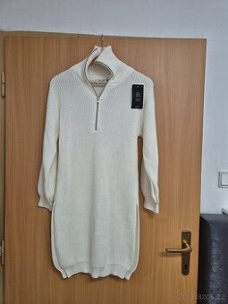 Svetrové šaty