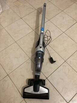 Tyčový vysavač Philips