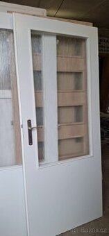 dveře 80L 2/3 sklo + kování