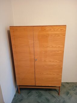 Skříňka daruji za odvoz - 1