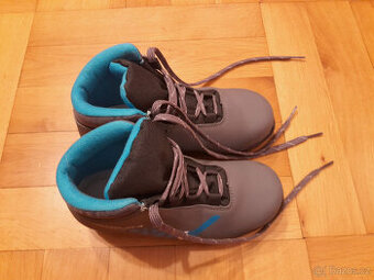 Boty na běžky vel. 33 (NNN)