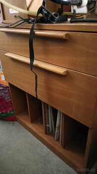 skřínka na hudebniny.