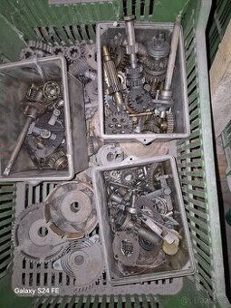 Náhradní díly 226