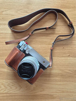 FUJIFILM GFX 100RF s příslušenstvím