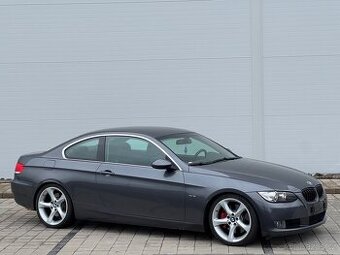 BMW E92 335i Manuál