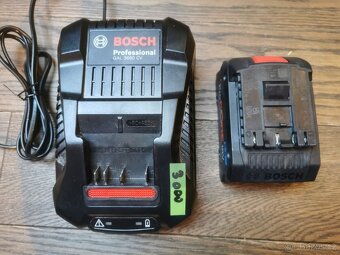 Nabiječka Bosch Gal 3680 CV a baterie Pro core 18 V